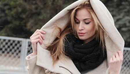Women's coat with a hood