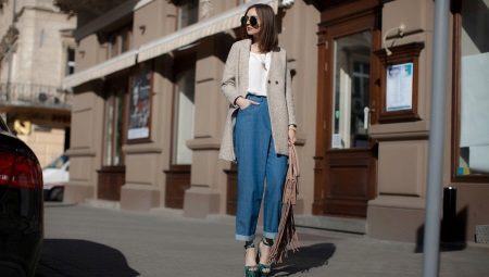 Sandals on the platform