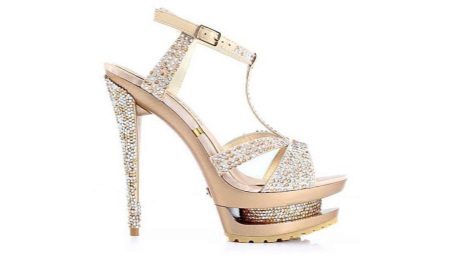 Sandals with rhinestones and stones