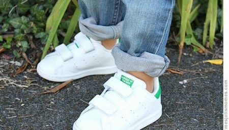 White sneakers for girls