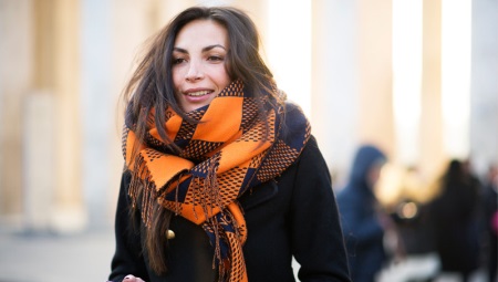 Làm thế nào để buộc một chiếc khăn mùa đông?