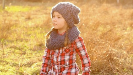 Set - a scarf and hat for girls