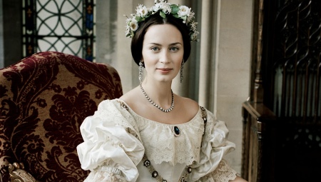 Victorian dress style