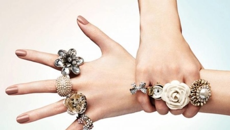 Jewelery: stylish women's rings
