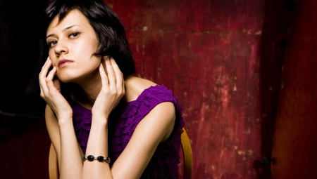 Bracelet with pomegranate