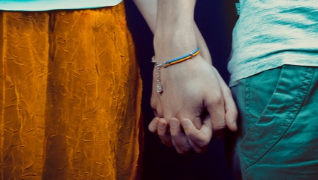 Rubber bracelet with gold