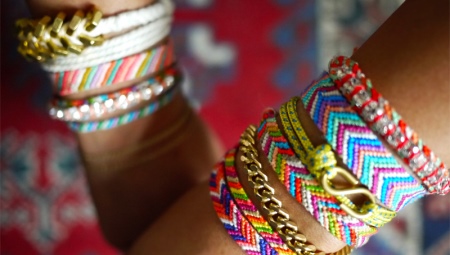 Friendship bracelets (weaving)