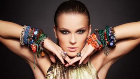 Bracelets made of natural stones