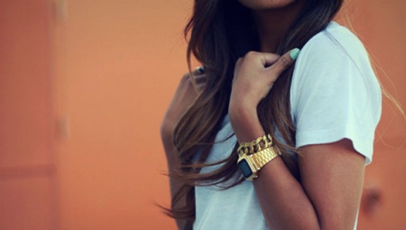 Electronic wrist watches