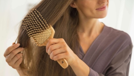 What comb is better for hair?
