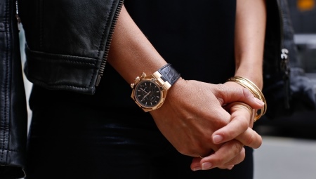 Wristwatch with chronograph