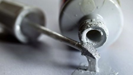 Comment effacer le mastic des choses?