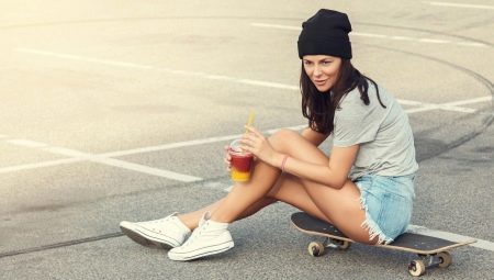 How to wash white sneakers?