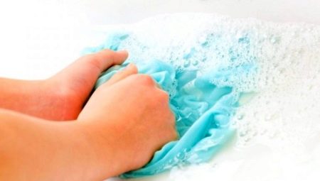 Comment laver Zelenka avec des vêtements?