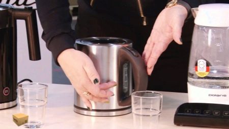 Làm thế nào để làm sạch ấm từ cặn bã và bụi bẩn khác?