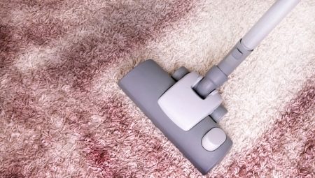 How to clean the carpet at home?