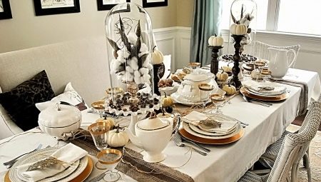 Quelle beauté de plier des serviettes dans un porte-serviette?