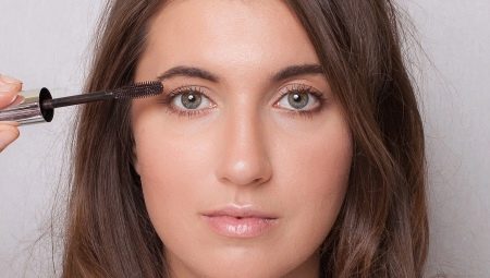 How to make makeup for small eyes?