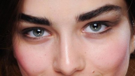 The tricks of creating beautiful thick eyebrows
