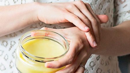 How to make a mask for hands dry and cracked?