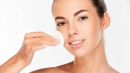 How to clean your face at home?