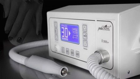 Apparatus for manicure and pedicure: features of choice and operation