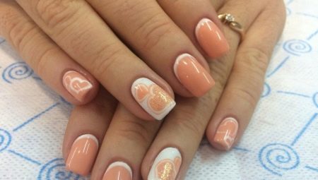 Beige manicure with a pattern: stylish ideas and fashion trends