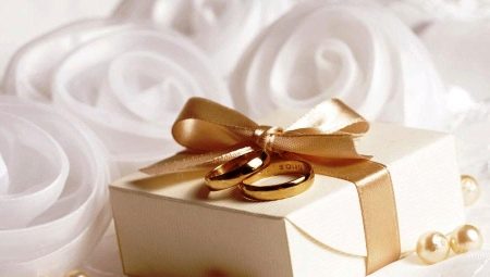 What to give to the wedding of his son from his parents?