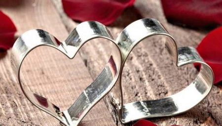 What to give his wife for a wedding anniversary?