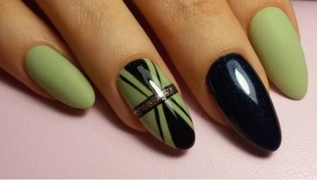 Interesting ideas to create pistachio manicure