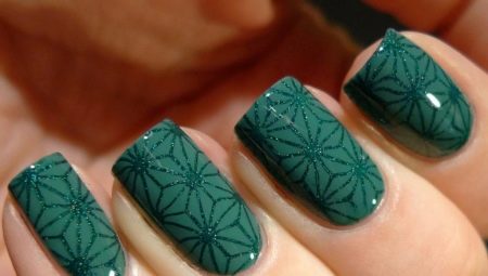 Emerald manicure: the secrets of design and stylish ideas