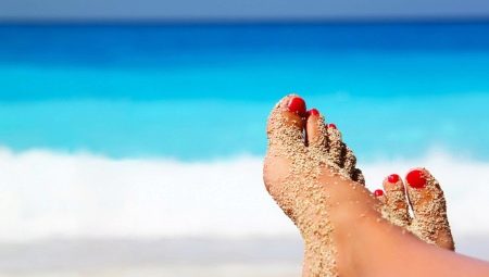 How to make a pedicure for a holiday at sea?