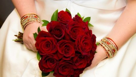 Red bridal bouquet: the subtleties of the choice of colors and design