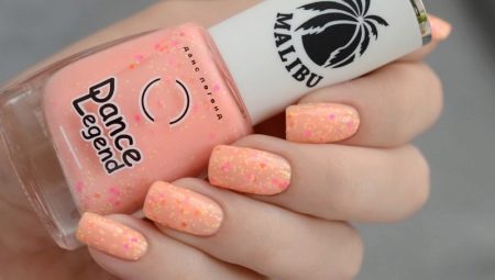 Peach manicure: design and stylish ideas