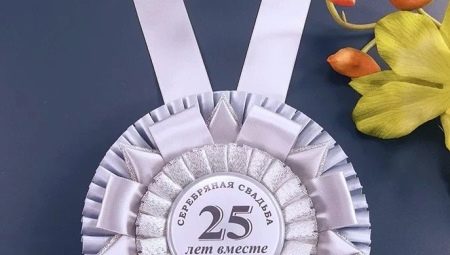 Silver wedding: how to celebrate the anniversary and what to give to her?