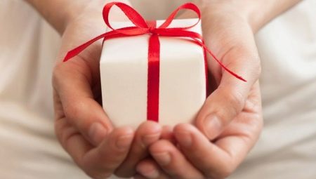 Tips for choosing a gift for a dark anniversary