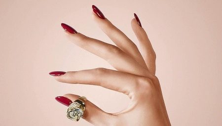 Wine manicure: color features and design techniques