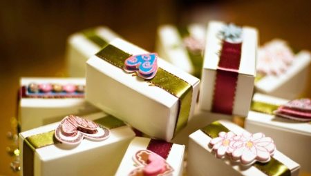 Choosing funny wedding gifts