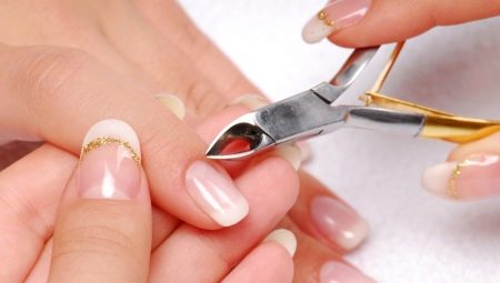 What is a classic manicure and how to perform it?