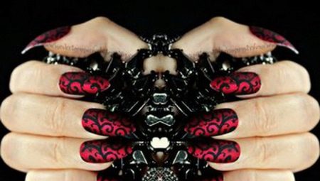 Manicure design in the Gothic style