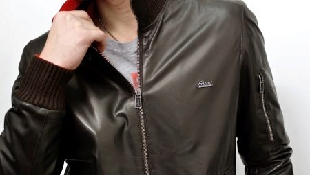 How to iron a leatherette jacket at home?