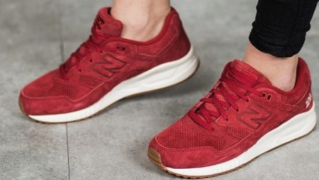 How to stretch suede shoes?