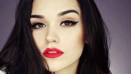 What colors are brunettes with brown eyes?