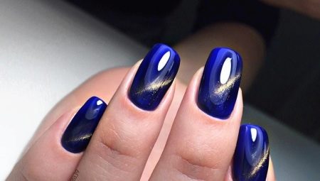 Manicure cat eye in blue shades
