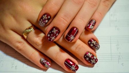 Original ideas for creating a winter manicure gel varnish