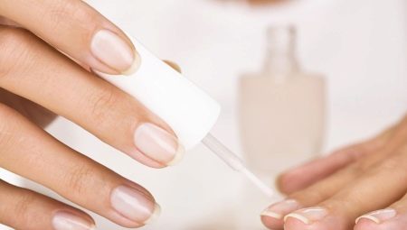 Features colorless manicure