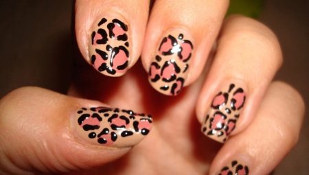 Features and techniques of leopard manicure