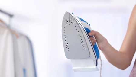 Steaming: accessories and methods of ironing clothes