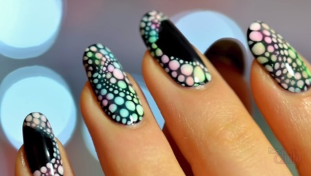 Sample and design stylish manicure with dots