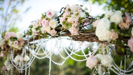 Wedding arches: features and varieties